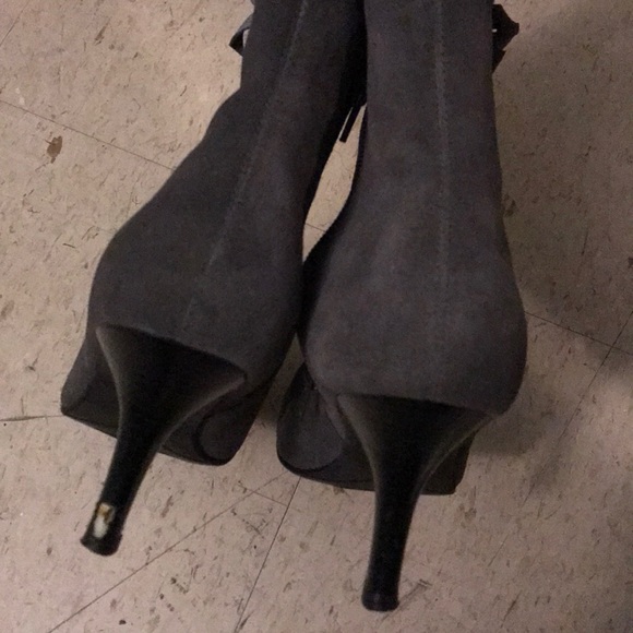 Shoes - Picture 3 of 4